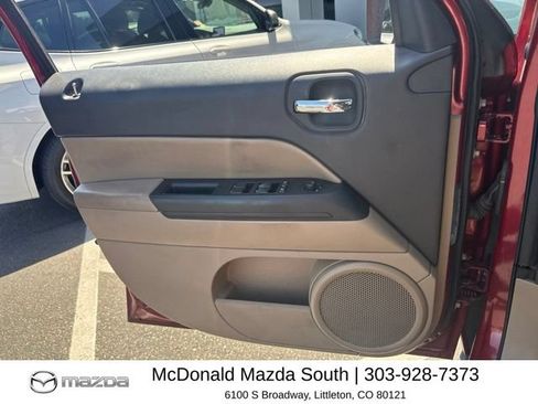 Used 2015 Jeep Patriot Latitude AWD/4WD image 8