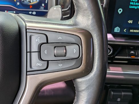 Used 2022 Chevrolet Silverado 1500 High Country w/ Technology Package AWD/4WD image 25