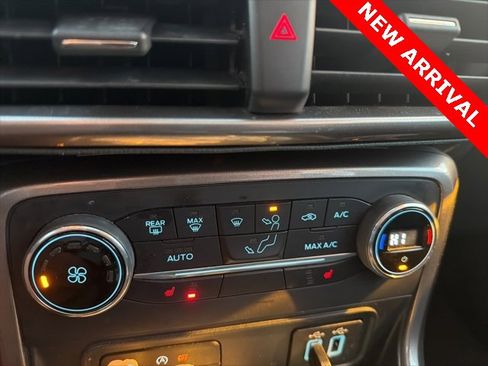 Used 2019 Ford EcoSport SE w/ SE Convenience Package image 16