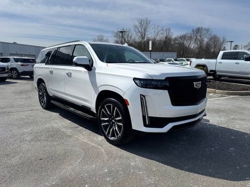 Used 2021 Cadillac Escalade ESV Sport AWD/4WD image 9