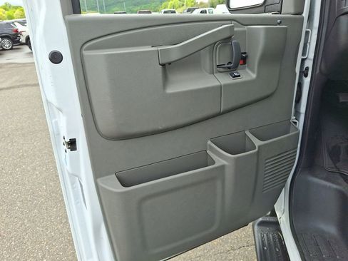 Used 2019 Chevrolet Express 3500 LT w/ LT Preferred Equipment Group RWD image 12