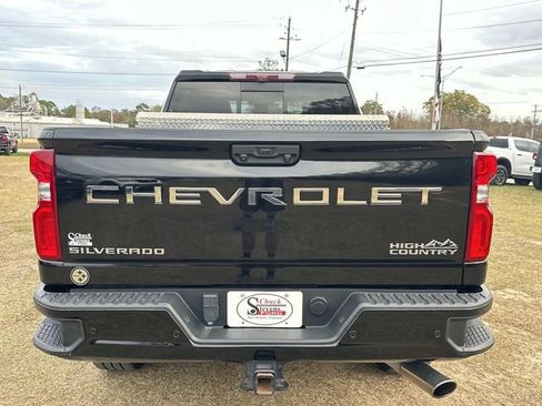 Used 2024 Chevrolet Silverado 2500 High Country w/ High Country Premium Package image 4