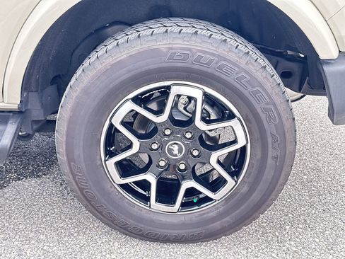 Used 2025 Ford Bronco Outer Banks AWD/4WD image 12