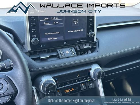 Used 2022 Toyota RAV4 XLE Premium image 24