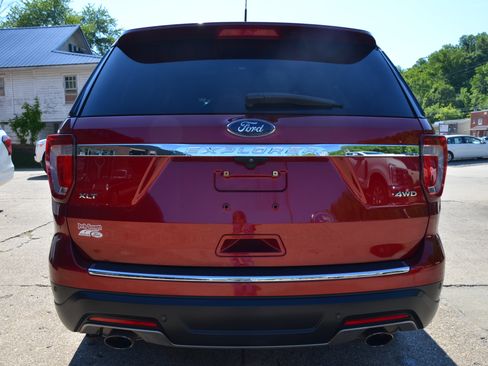 Used 2018 Ford Explorer XLT w/ Equipment Group 201A AWD/4WD image 6