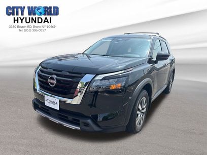 Used 2025 Nissan Pathfinder SL