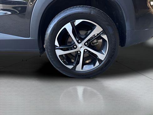 Used 2024 Chevrolet Trax RS w/ Sunroof Package FWD image 7