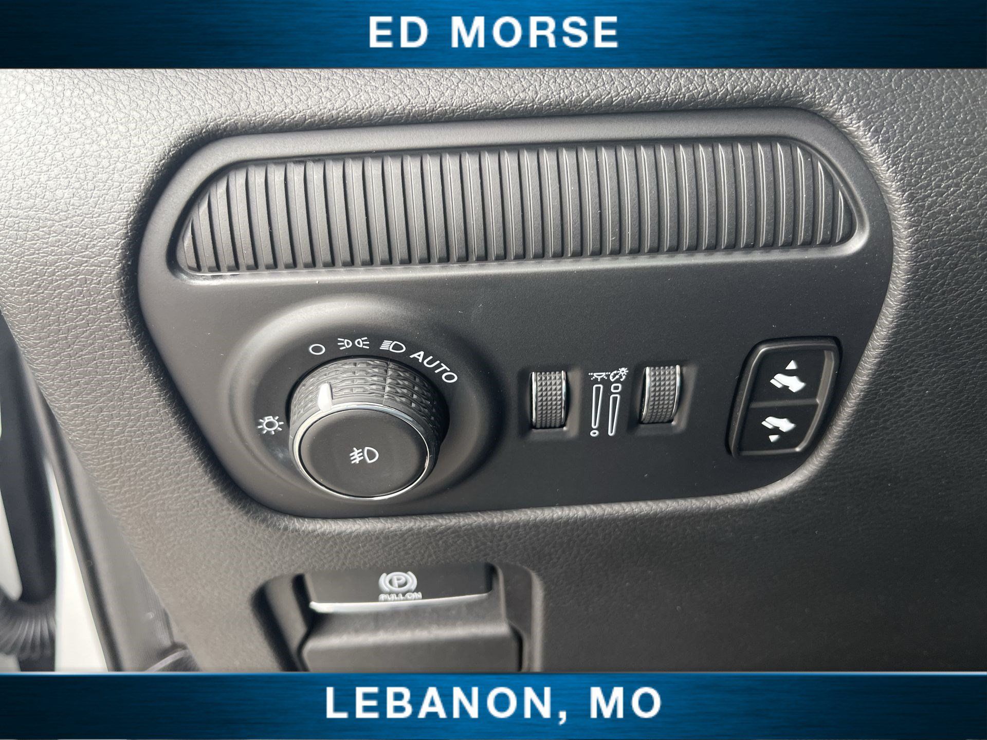 Used 2024 Jeep Wagoneer Series III AWD/4WD image 17