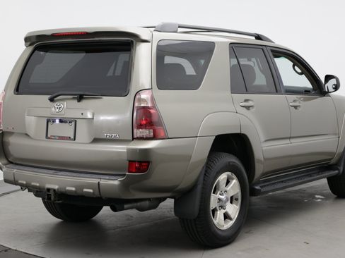 Used 2005 Toyota 4Runner SR5 RWD image 7