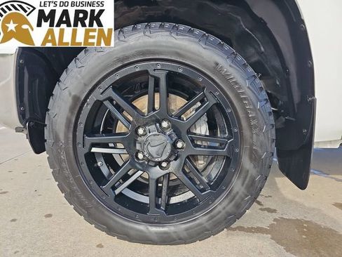 Used 2020 Toyota Tundra SR5 w/ SR5 Leather Package AWD/4WD image 32