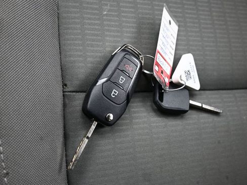 Used 2020 Ford Escape S image 30