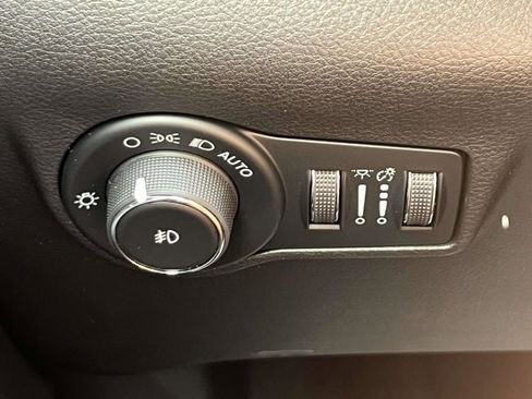 Used 2026 Jeep Compass Limited image 18