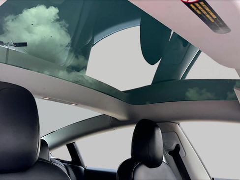 Used 2022 Tesla Model 3 Standard Range RWD image 12