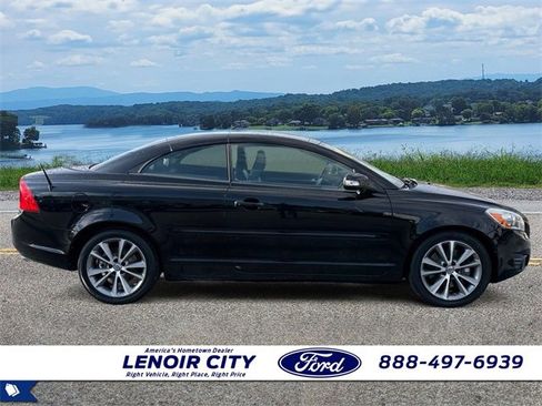 Used 2011 Volvo C70 T5 image 2