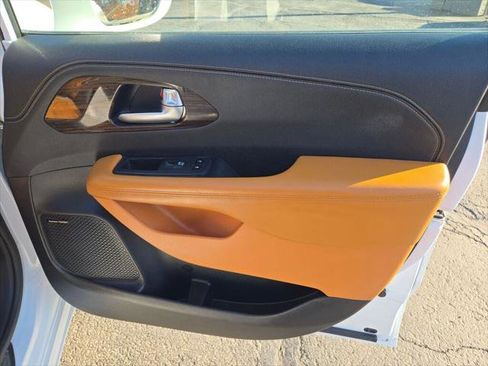 Certified 2022 Chrysler Pacifica Pinnacle image 6