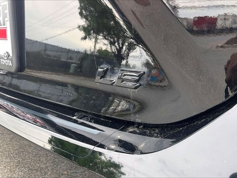 Used 2025 Toyota Camry LE w/ Convenience Package image 10