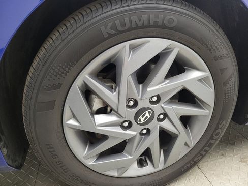 Used 2024 Hyundai Elantra SEL FWD image 31