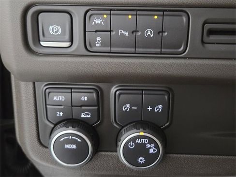 Used 2024 Chevrolet Tahoe LT image 27