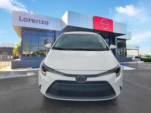 Used 2026 Toyota Corolla LE image 2