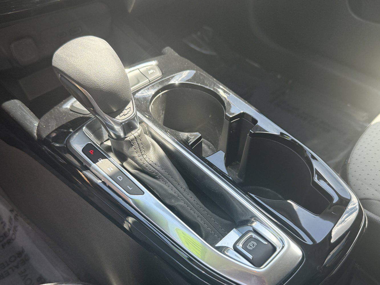 Used 2025 Chevrolet Trax LT FWD image 12
