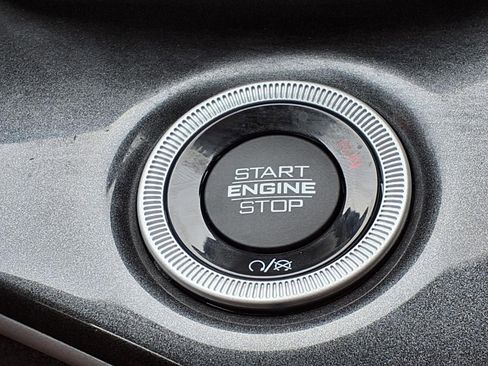 Used 2023 Jeep Grand Cherokee Altitude RWD image 15