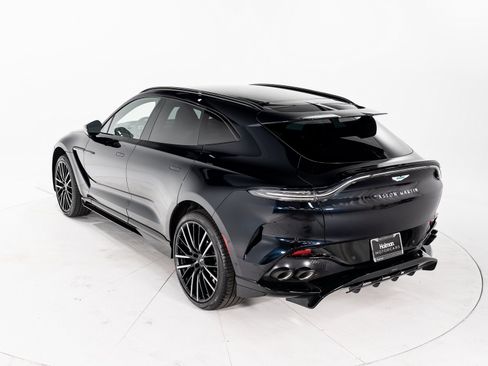 Used 2025 Aston Martin DBX 707 image 3