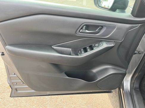 Used 2024 Nissan Rogue S AWD/4WD image 10