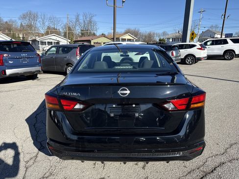 Used 2024 Nissan Altima 2.5 S image 4