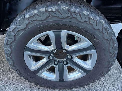 Used 2016 Toyota Tacoma Limited image 11