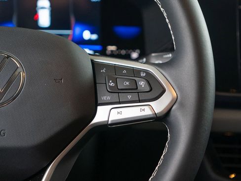 Used 2022 Volkswagen Taos SE image 25