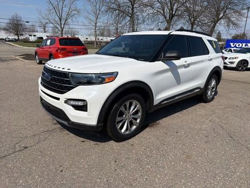 Used 2020 Ford Explorer XLT w/ Equipment Group 202A image 1