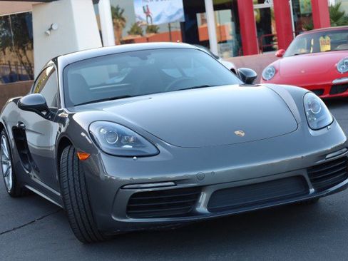 Used 2018 Porsche 718 Cayman RWD image 2