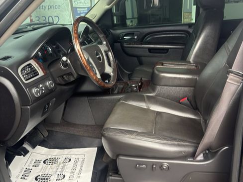 Used 2014 GMC Sierra 3500 Denali AWD/4WD image 10