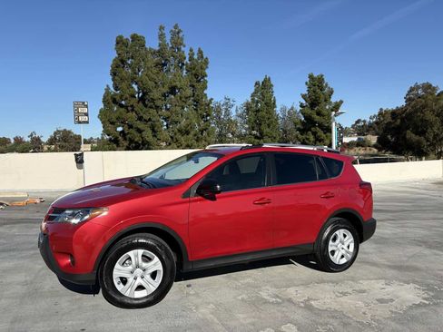 Used 2013 Toyota RAV4 LE image 9