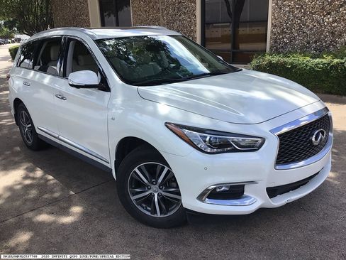 Used 2020 INFINITI QX60 Luxe w/ Essential Package FWD image 3