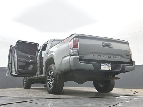 Used 2022 Toyota Tacoma TRD Sport w/ Technology Package AWD/4WD image 54
