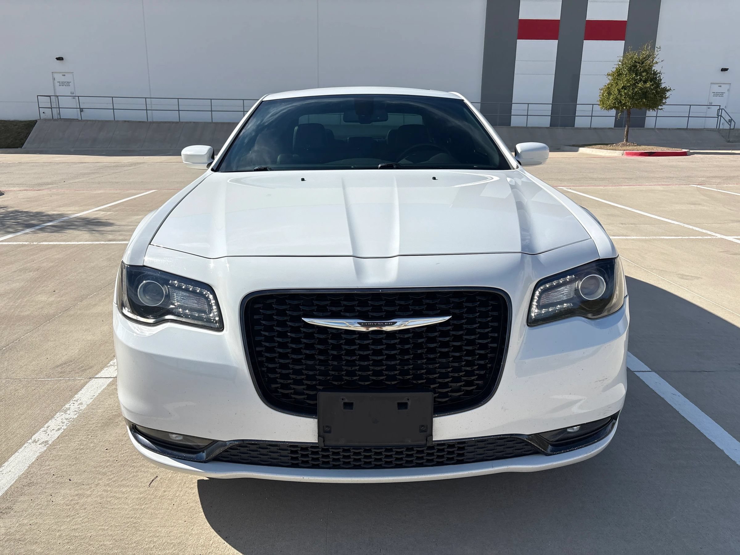 Used 2019 Chrysler 300 S RWD image 7