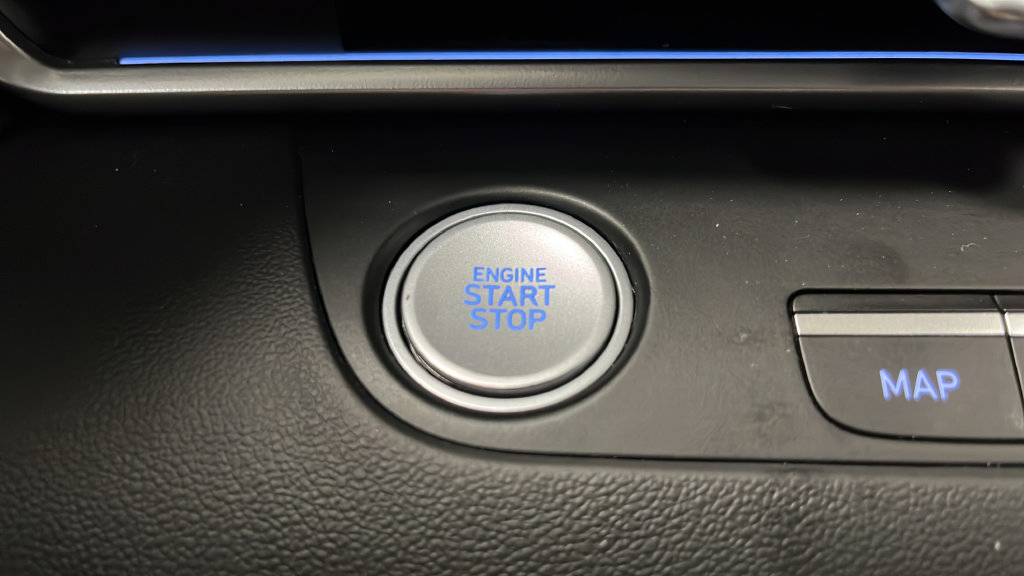 Used 2025 Hyundai Elantra SEL FWD image 23
