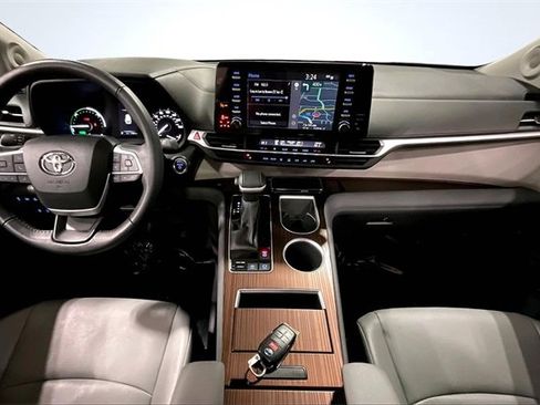 Used 2024 Toyota Sienna XLE w/ XLE Plus Package image 16