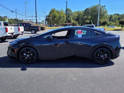 New 2026 Toyota Prius Plug-In Hybrid image 4