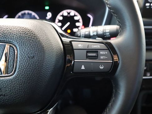 Used 2025 Honda Pilot EX-L image 12