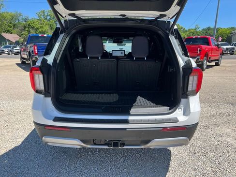 Used 2025 Ford Explorer Platinum w/ LUX Leather Package AWD/4WD image 18