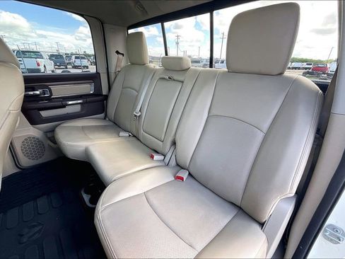Used 2017 RAM 1500 Laramie w/ Convenience Group AWD/4WD image 19