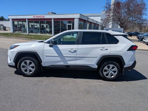 Used 2023 Toyota RAV4 LE AWD/4WD image 2