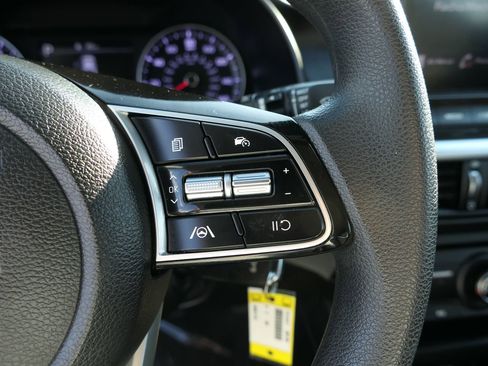 Used 2023 Kia Forte LXS image 21