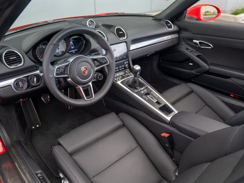Used 2025 Porsche 718 Boxster S image 4