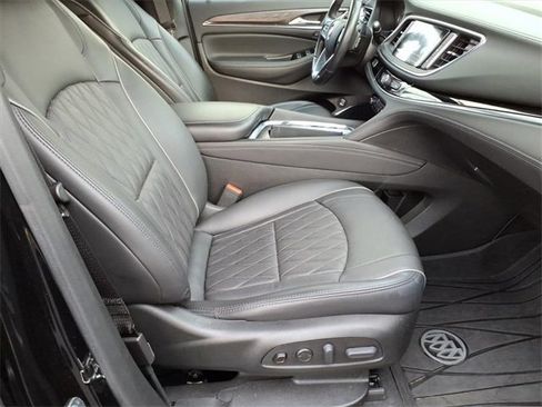 Used 2023 Buick Enclave Avenir w/ Avenir Technology Package image 8