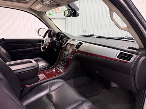 Used 2012 Cadillac Escalade EXT Premium image 14