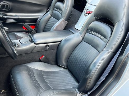 Used 1999 Chevrolet Corvette Convertible w/ Memory Pkg RWD image 4