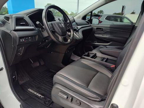 Used 2024 Honda Odyssey EX-L image 2